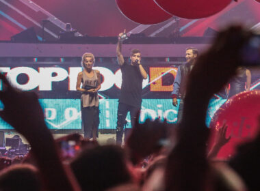 Martin Garrix receiving DJ Mag Top 100 Djs award